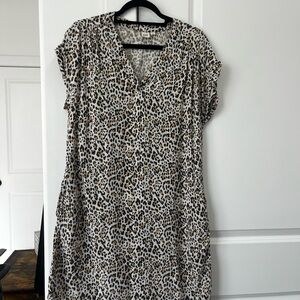 GAP Leopard Print V-Neck Dress with pockets